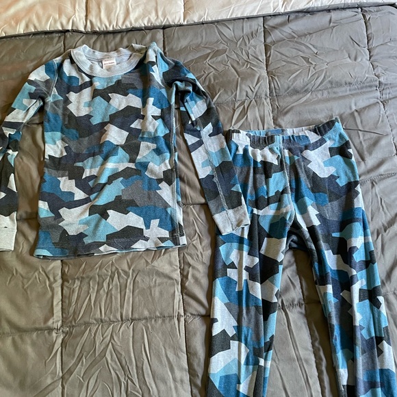 Hanna Andersson blue camo pajamas size 6-7 - Picture 1 of 5